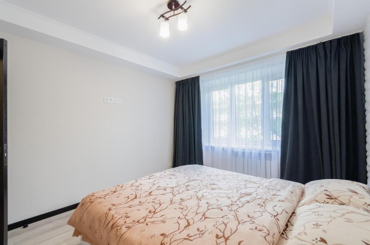 Artal Apartment On Obolonsky Avenue 16 Kiev Exterior foto