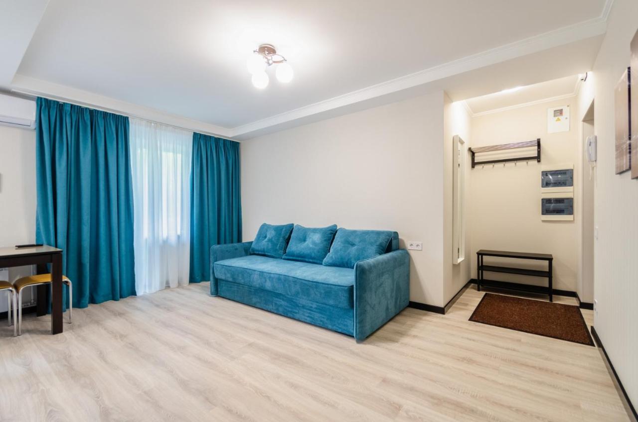 Artal Apartment On Obolonsky Avenue 16 Kiev Exterior foto
